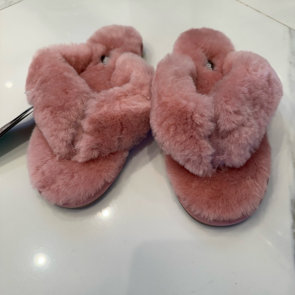 NWT Pink Fuzzy Slippers